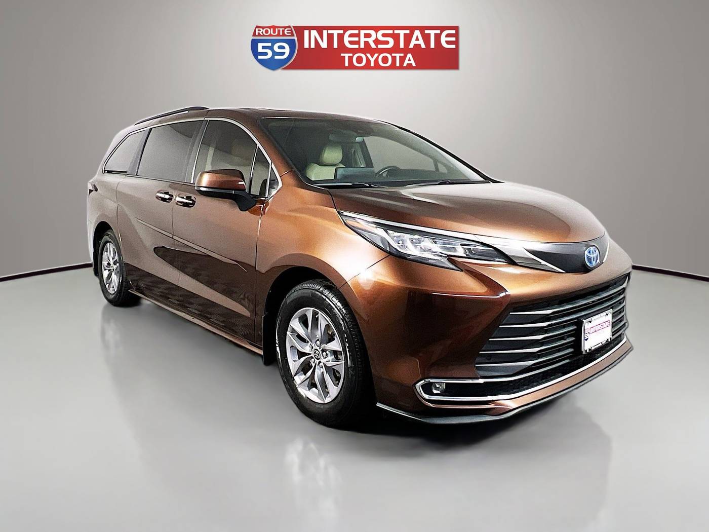 2022 Toyota Sienna XLE — Minivan — 156,641 mi — Airmont, NY