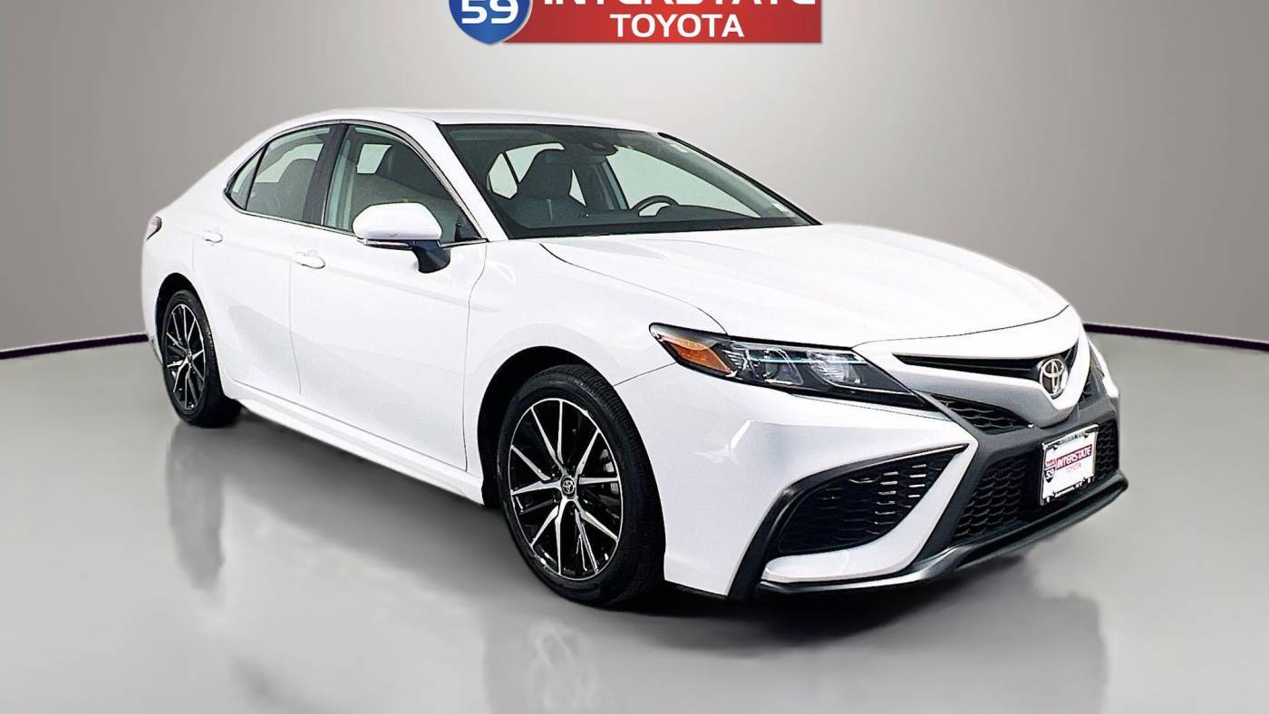 2024 Toyota Camry SE — Sedan — 12,206 mi — Airmont, NY