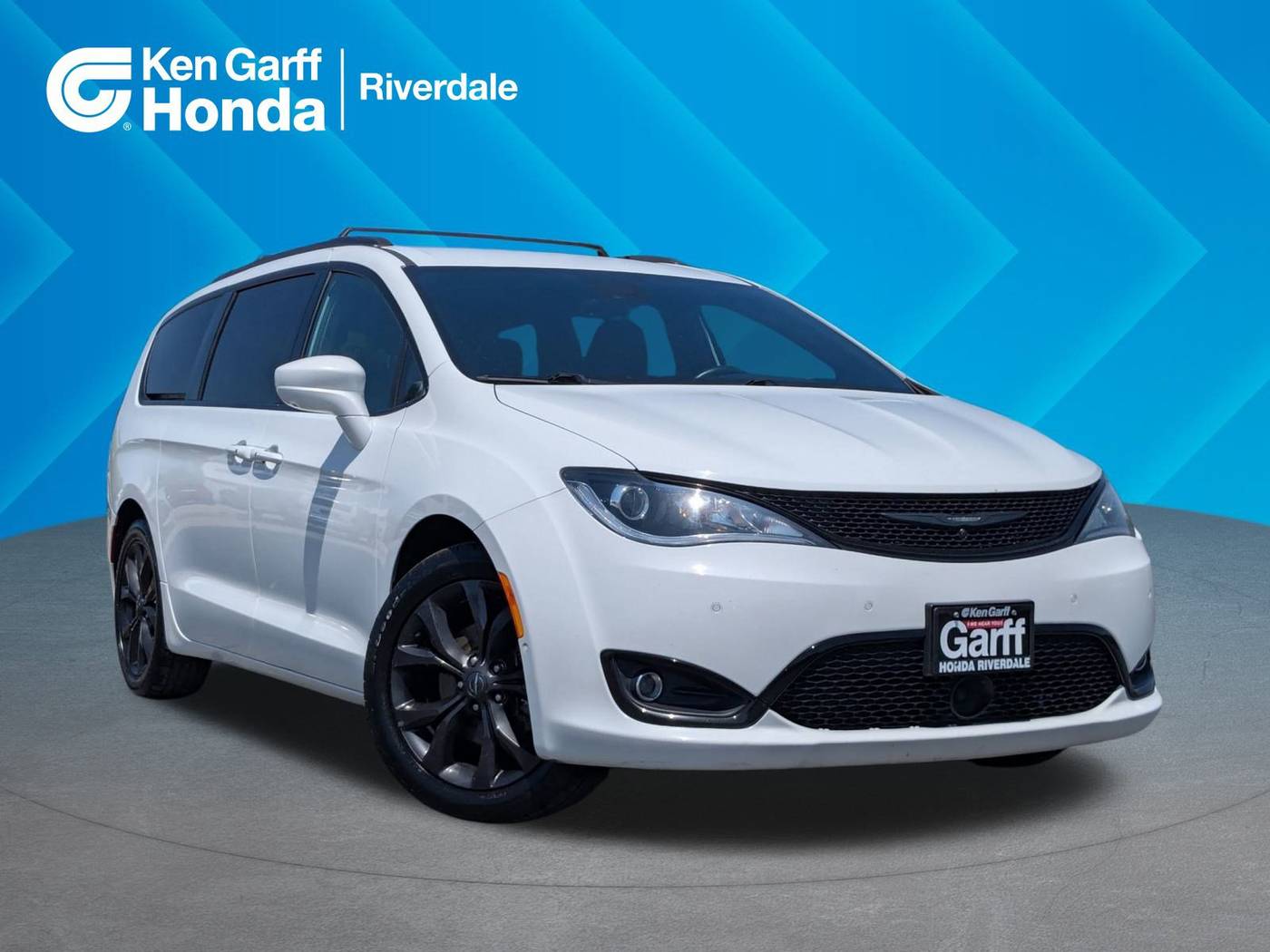2019 Chrysler Pacifica Touring L Plus — Minivan — 111,282 mi — Riverdale, UT