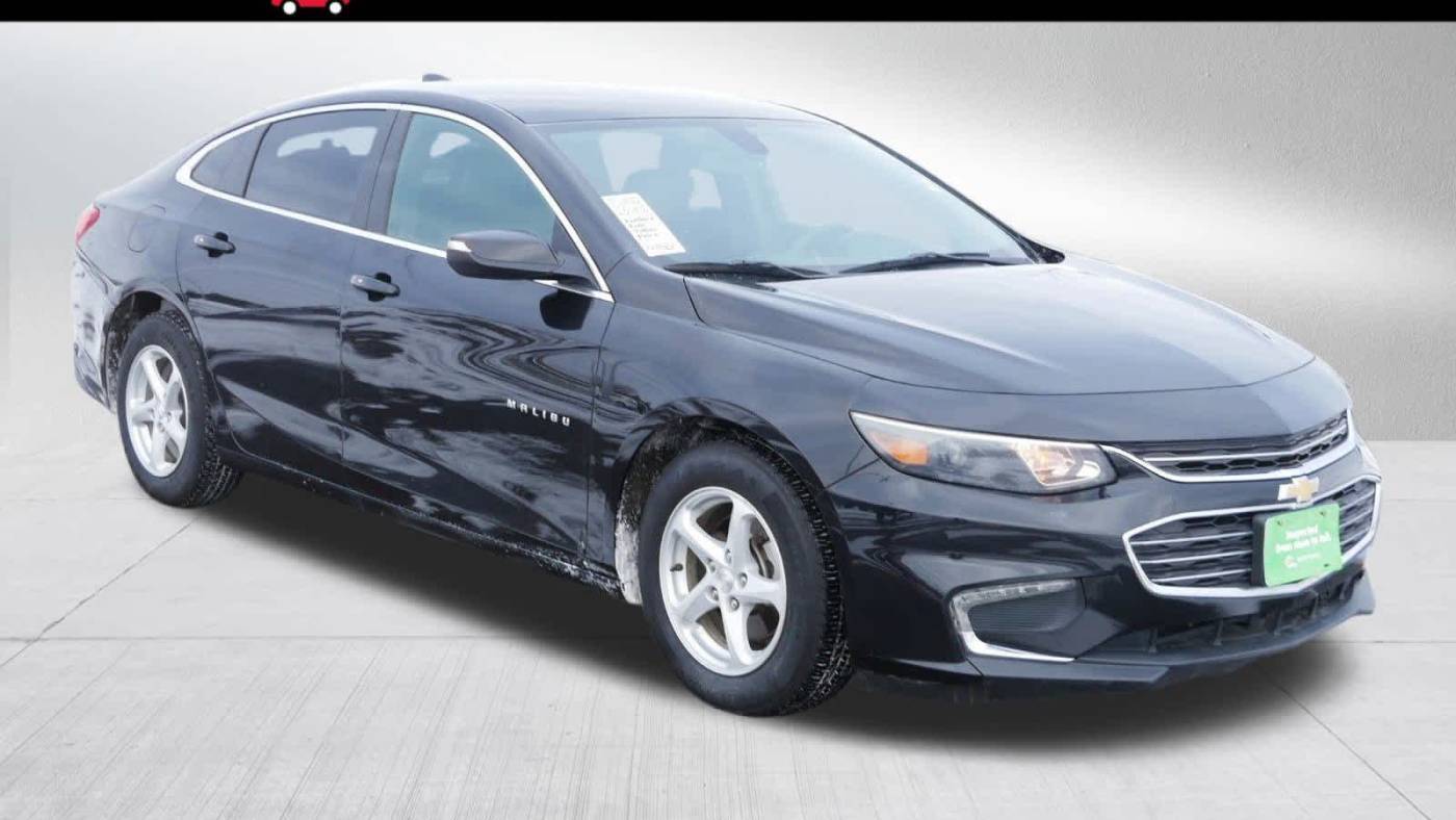2017 Chevrolet Malibu LT — Sedan — 104,431 mi — Cambridge, MN