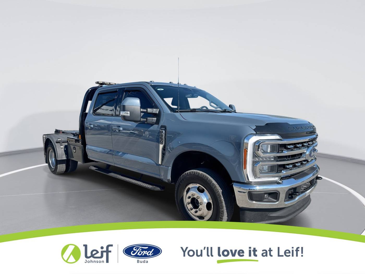 2023 Ford Super Duty F-350 Chassis Cab LARIAT — Chassis Cab Truck — 121,465 mi — Buda, TX