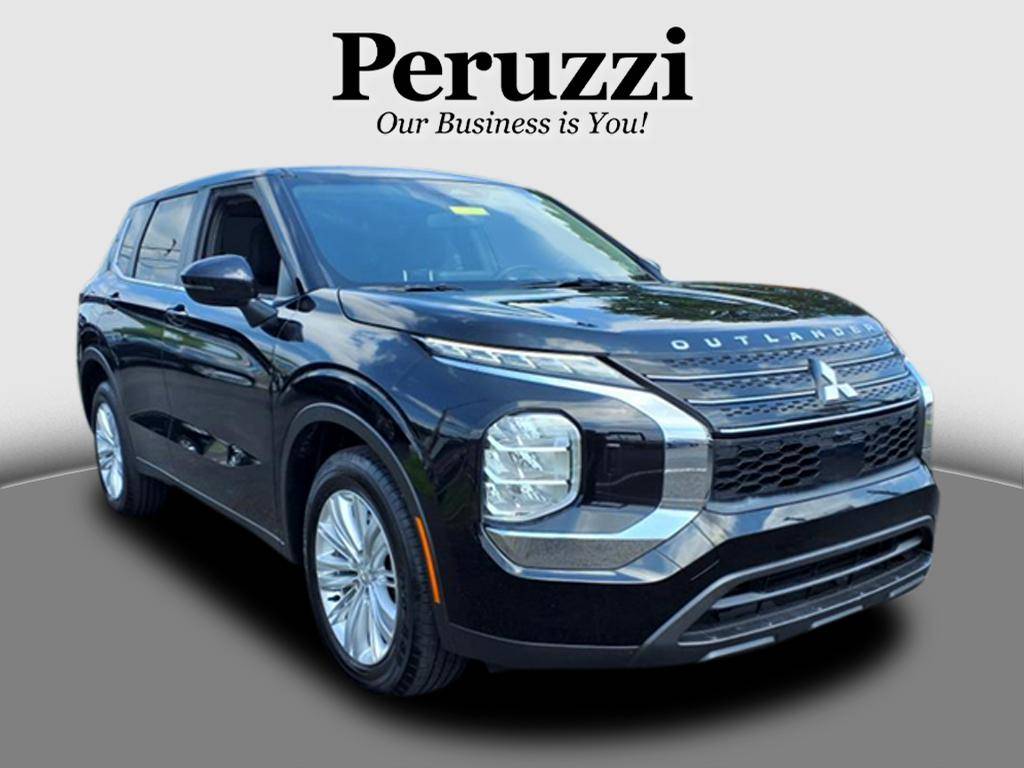 2024 Mitsubishi Outlander ES — SUV — 14,647 mi — Fairless Hills, PA
