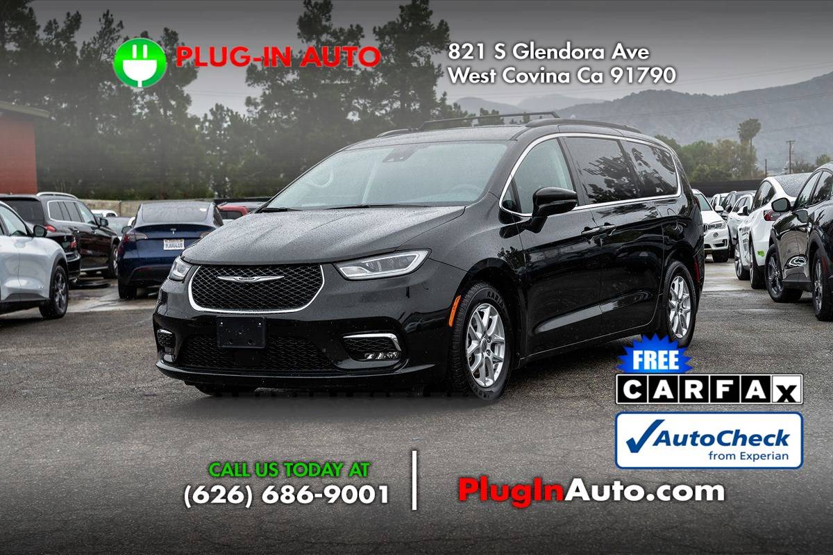 2022 Chrysler Pacifica Touring L — Minivan — 67,706 mi — West Covina, CA