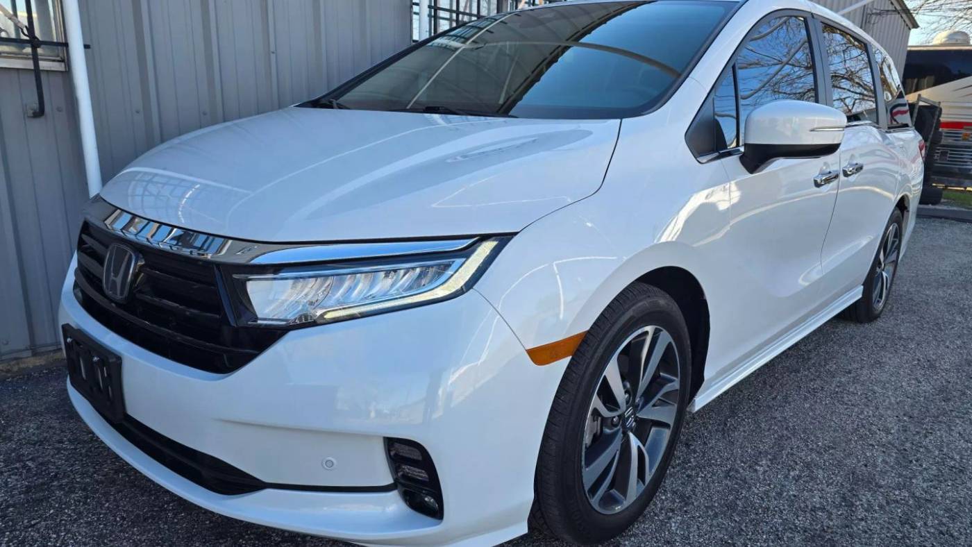 2023 Honda Odyssey Touring — Minivan — 18,825 mi — Georgetown, TX