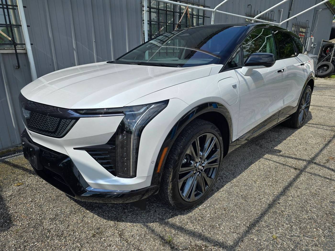2025 Cadillac OPTIQ Sport 2