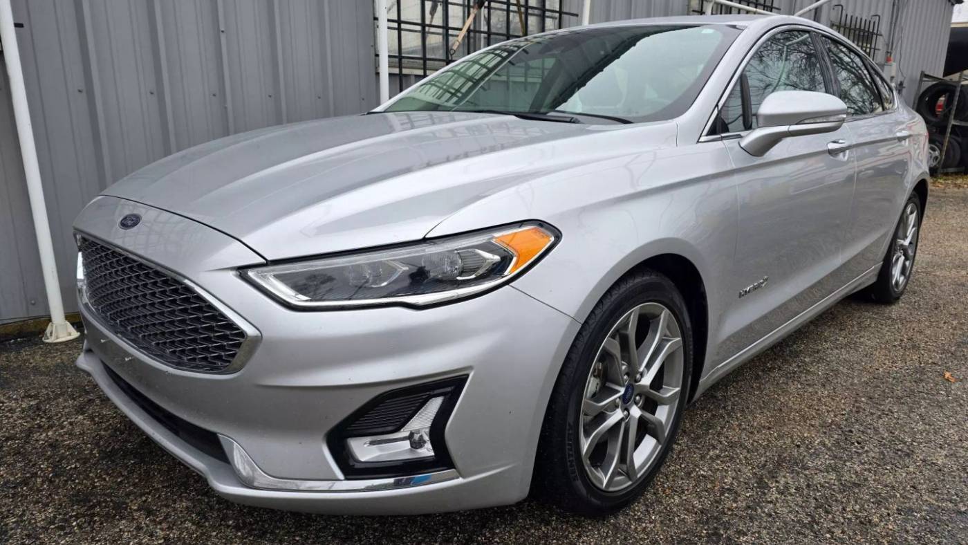 2019 Ford Fusion Hybrid Titanium — Sedan — 100,925 mi — Georgetown, TX