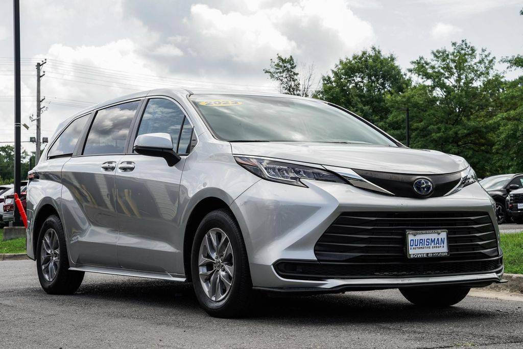 2022 Toyota Sienna LE — Minivan — 56,202 mi — Bowie, MD