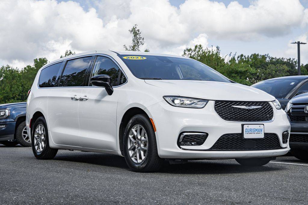 2024 Chrysler Pacifica Touring L — Minivan — 48,409 mi — Bowie, MD