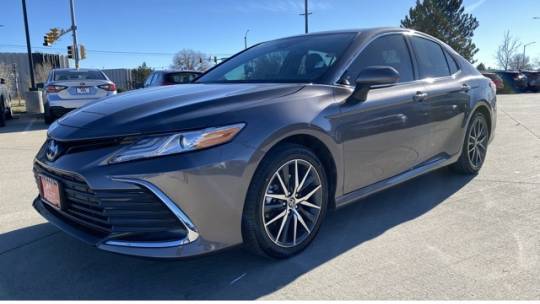 2023 Toyota Camry Hybrid XLE — Sedan — 13,932 mi — Longmont, CO