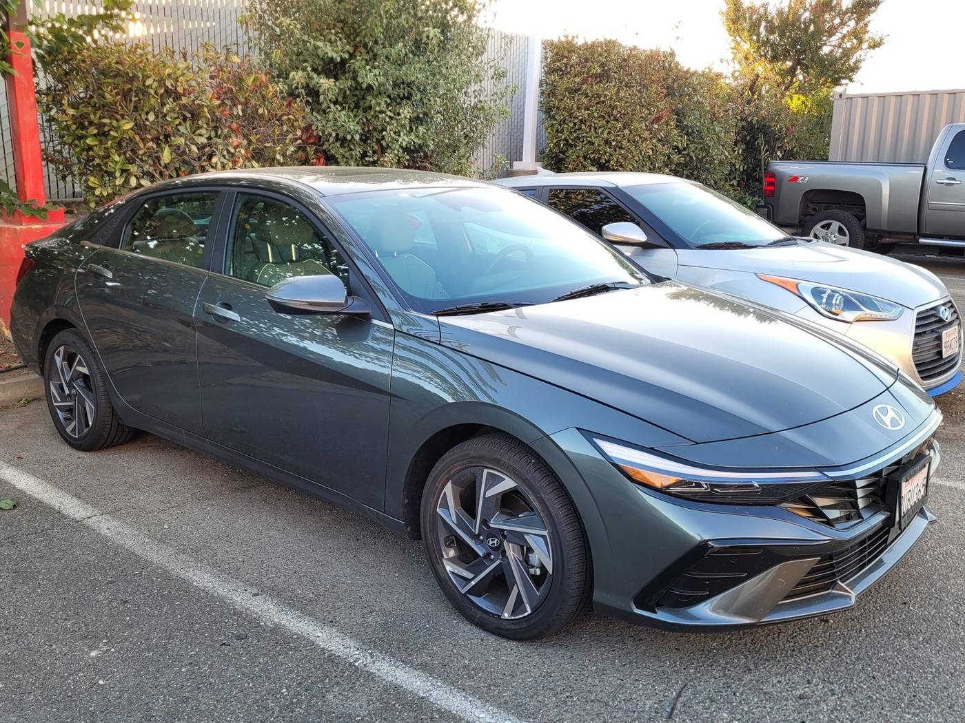 2025 Hyundai Elantra Hybrid Limited — Sedan — 4,418 mi — Vacaville, CA