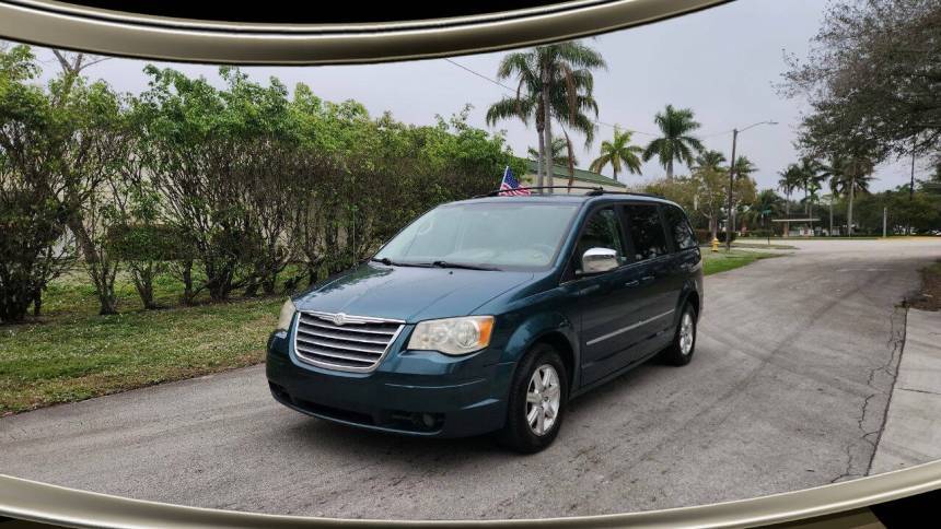 2009 Chrysler Town & Country Touring — Minivan — 116,934 mi — Plantation, FL