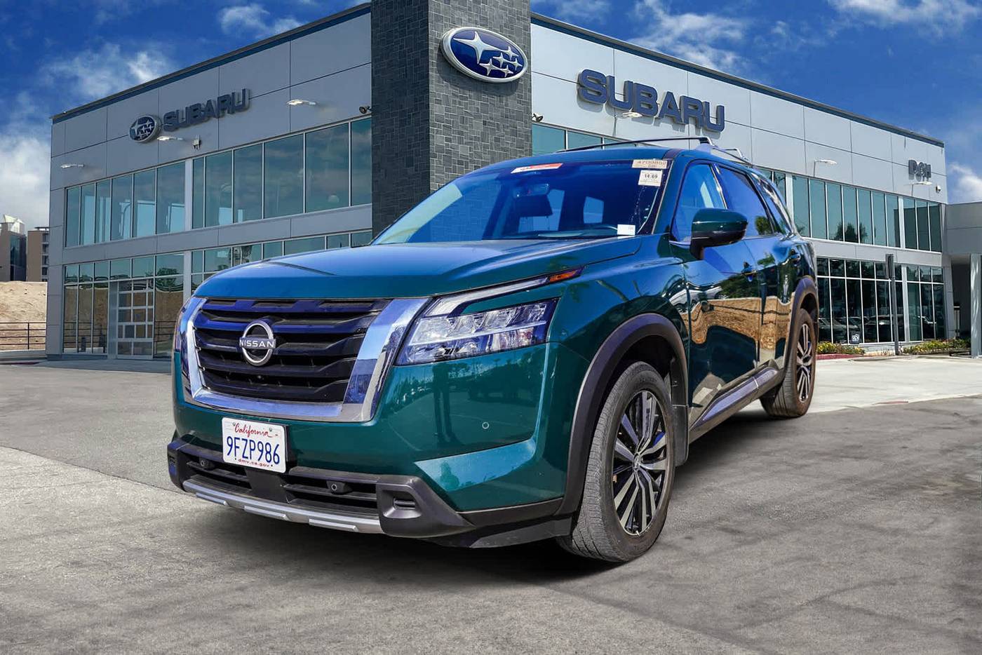 2023 Nissan Pathfinder Platinum — SUV — 21,060 mi — Riverside, CA