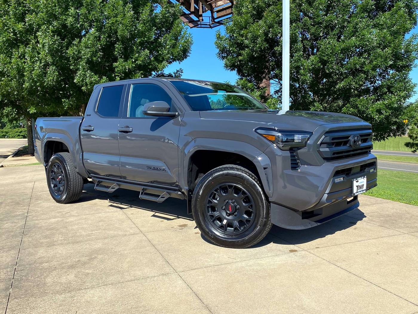 2024 Toyota Tacoma SR5 — Pickup Truck — 15,432 mi — Longview, TX