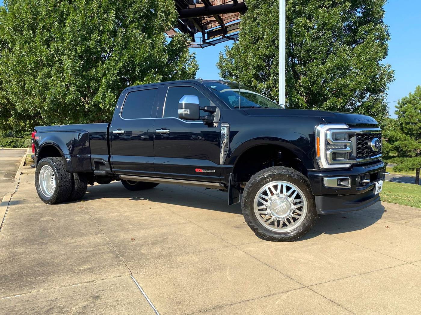 2023 Ford Super Duty F-350 Platinum — Pickup Truck — 16,195 mi — Longview, TX