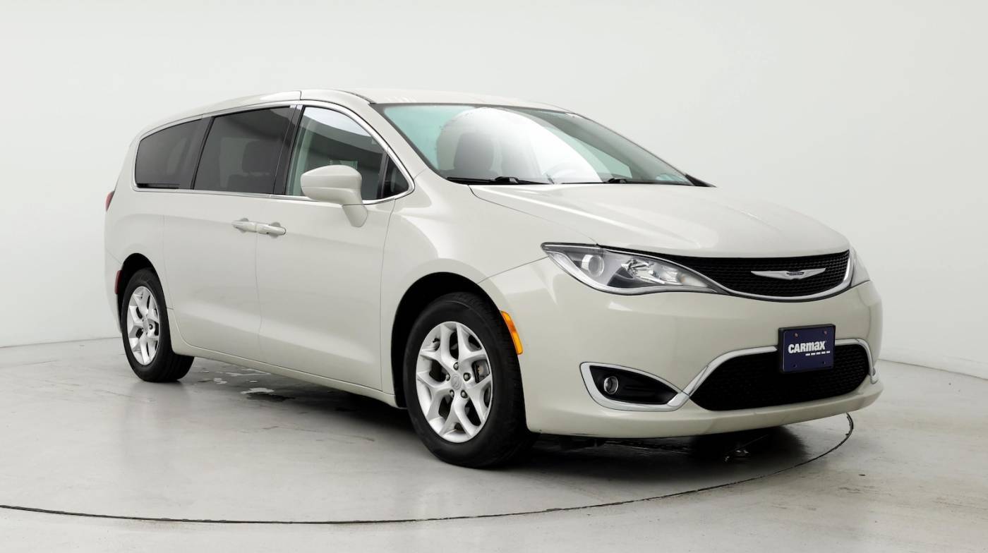 2020 Chrysler Pacifica Touring — Minivan — 44,571 mi — Bloomington, IL