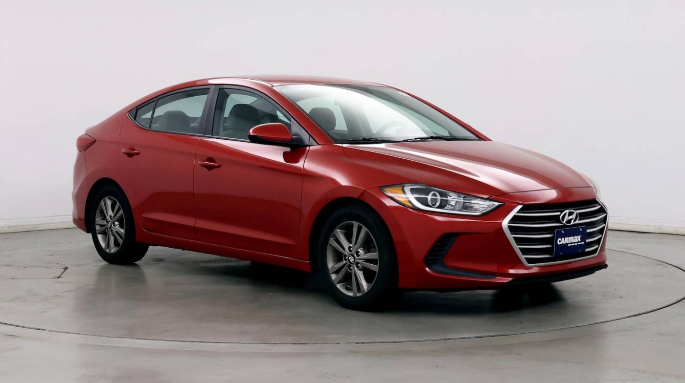 2017 Hyundai Elantra SE — Sedan — 100,235 mi — Bloomington, IL