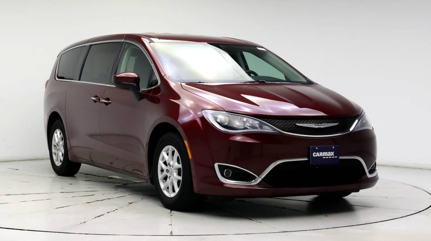 2017 Chrysler Pacifica Touring Plus — Minivan — 86,685 mi — Bloomington, IL
