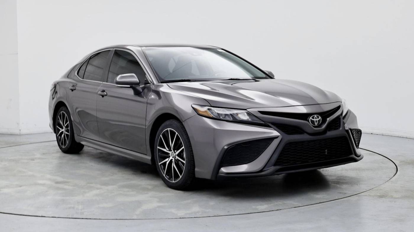 2023 Toyota Camry SE — Sedan — 28,770 mi — Buford, GA