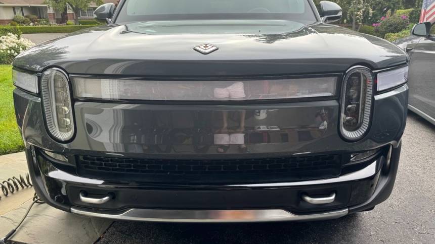 2024 Rivian R1S Adventure