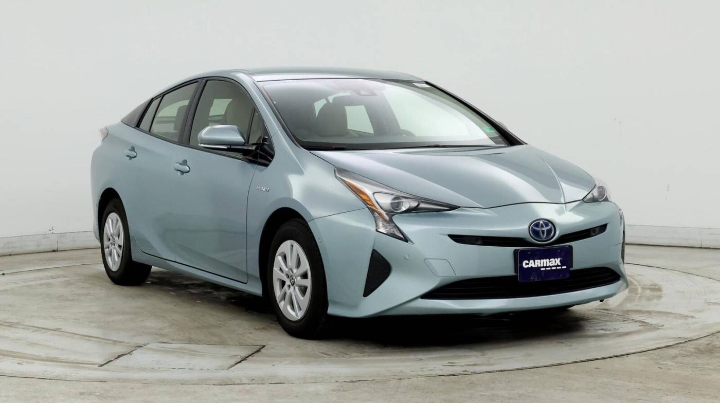2017 Toyota Prius Three — Hatchback — 63,140 mi — O'Fallon, IL