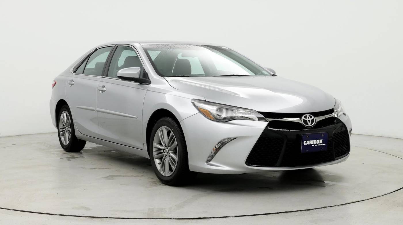 2016 Toyota Camry SE — Sedan — 24,139 mi — O'Fallon, IL