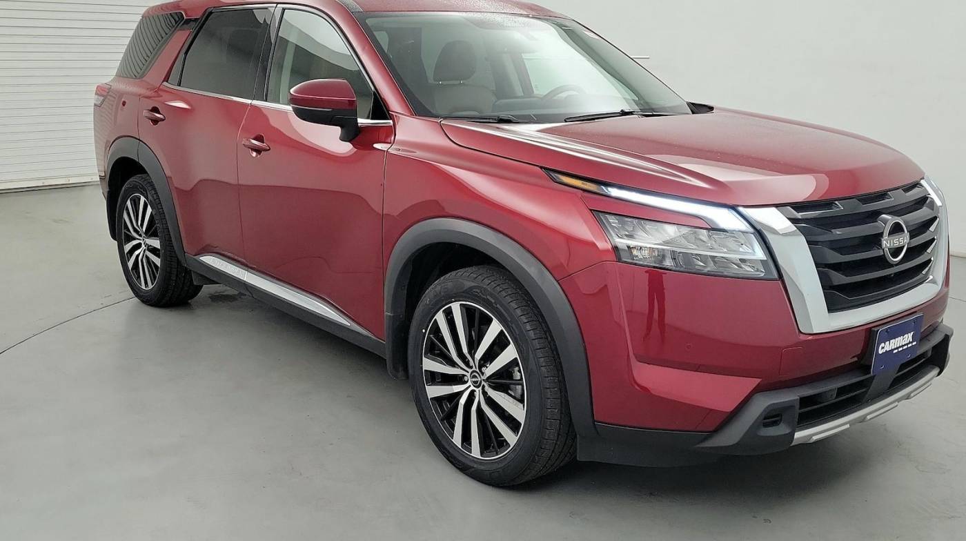 2023 Nissan Pathfinder Platinum — SUV — 13,112 mi — O'Fallon, IL