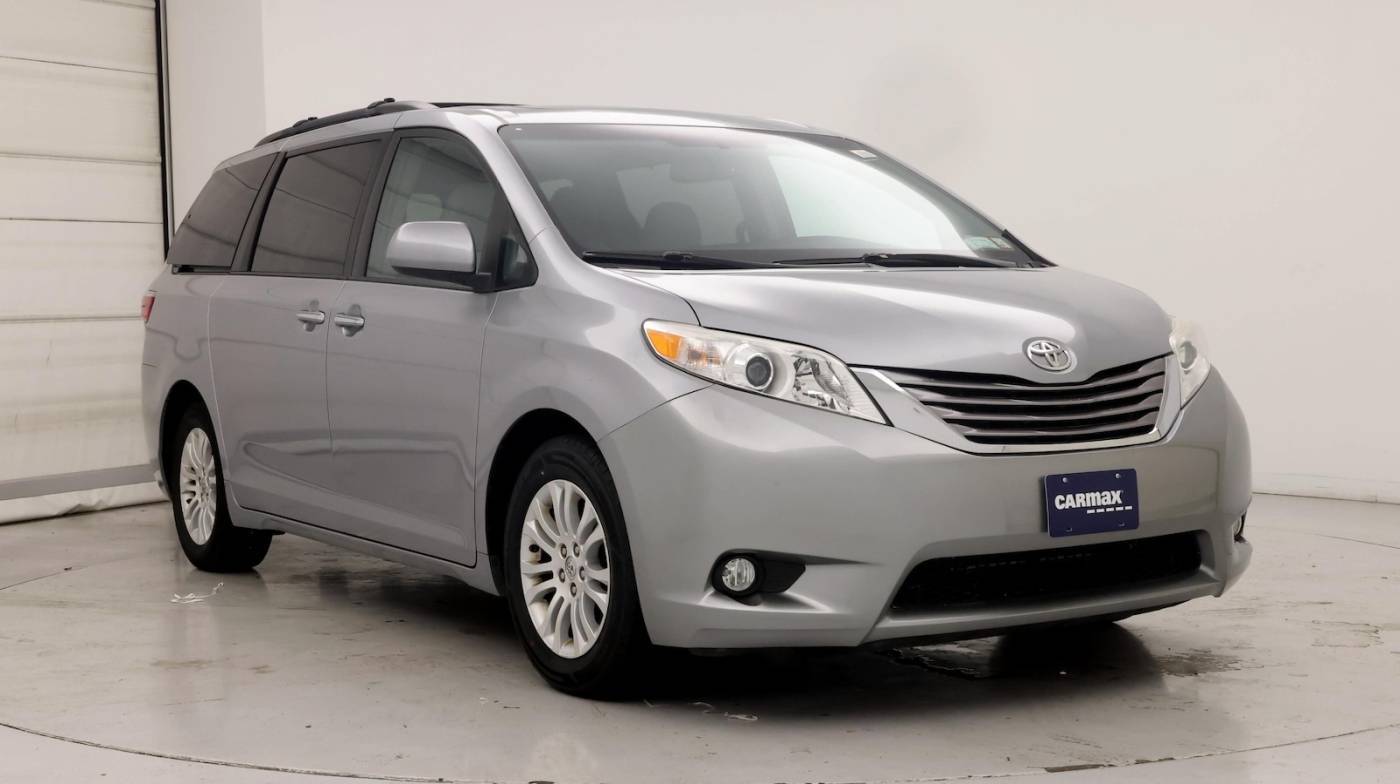 2016 Toyota Sienna XLE — Minivan — 58,745 mi — O'Fallon, IL