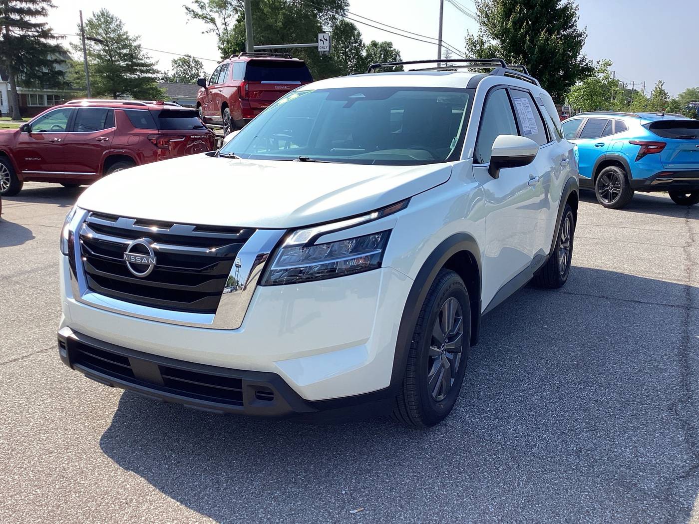 2022 Nissan Pathfinder SV — SUV — 31,719 mi — Lebanon, IN