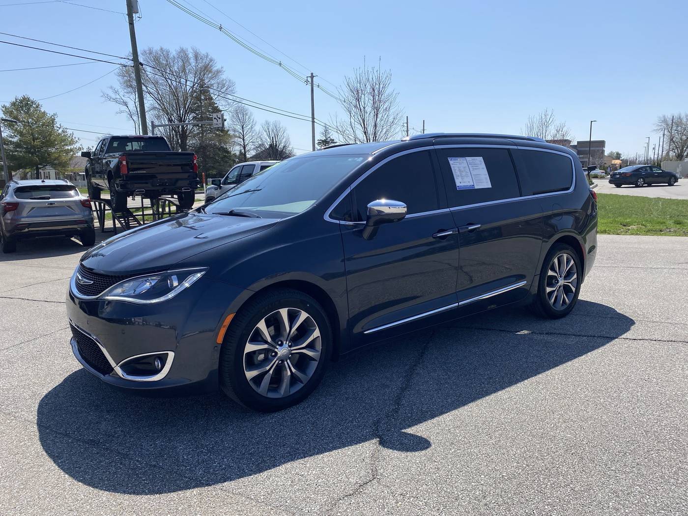 2020 Chrysler Pacifica Limited — Minivan — 82,007 mi — Lebanon, IN