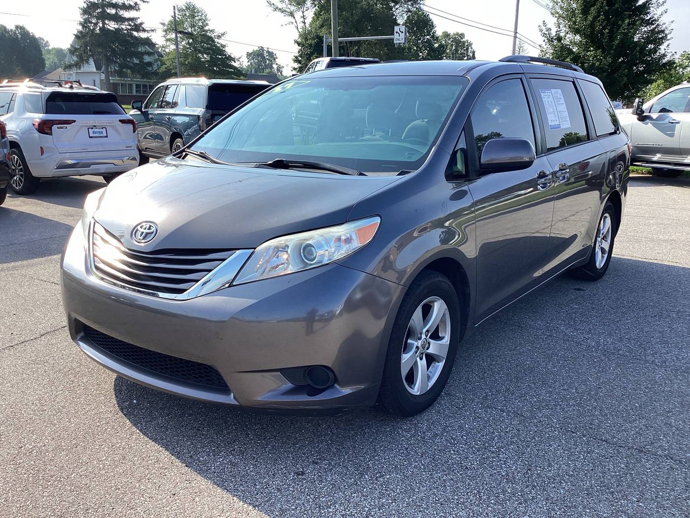 2017 Toyota Sienna LE — Minivan — 105,600 mi — Lebanon, IN