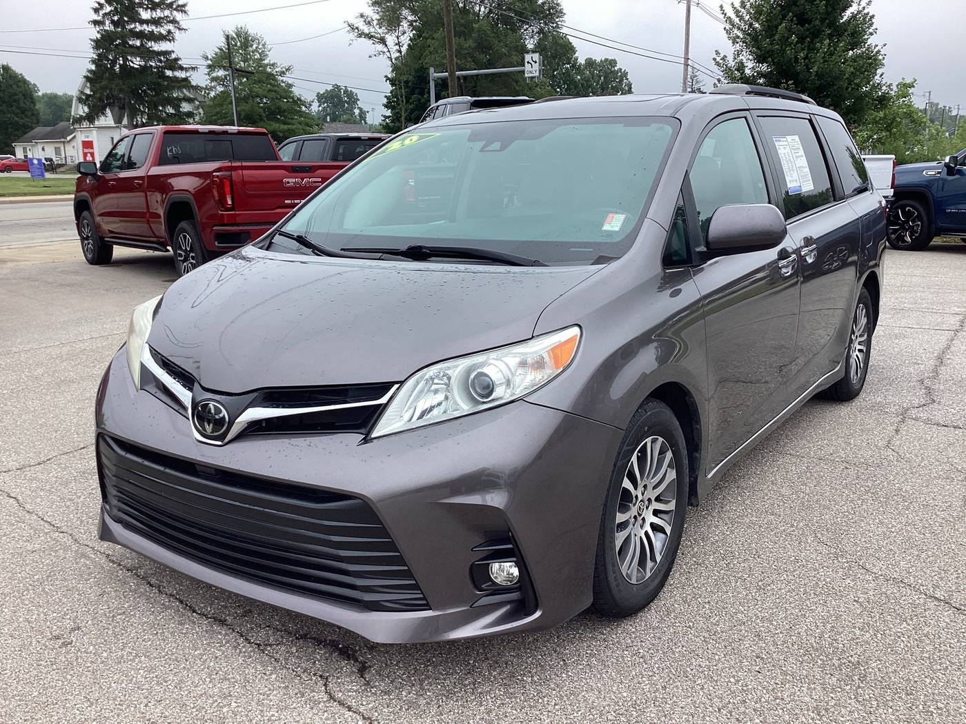 2020 Toyota Sienna Limited — Minivan — 81,128 mi — Lebanon, IN
