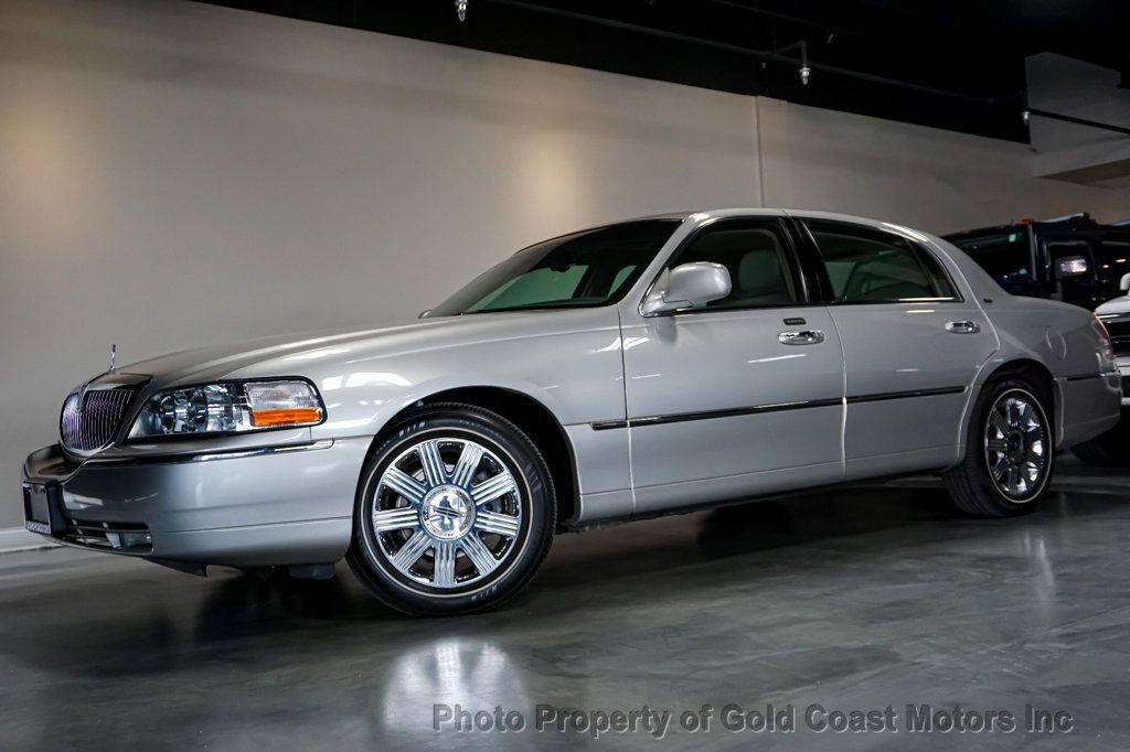 2003 Lincoln Town Car Cartier — Sedan — 80,885 mi — Naperville, IL