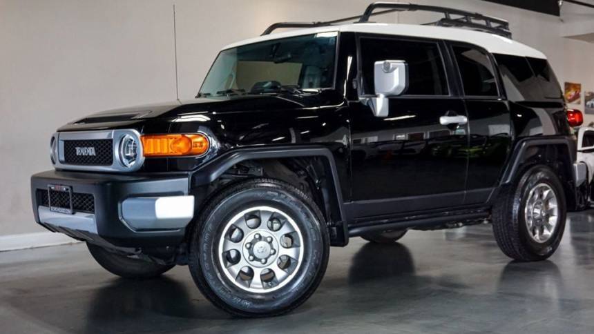 2012 Toyota FJ Cruiser Base — SUV — 24,179 mi — Naperville, IL