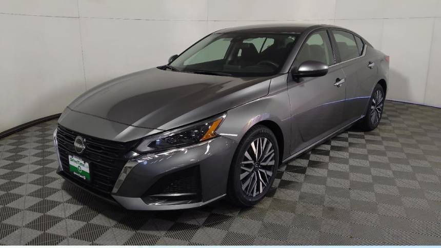2023 Nissan Altima SV — Sedan — 81,445 mi — Lombard, IL