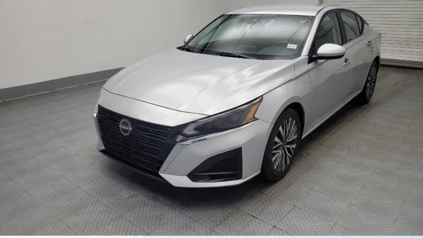 2023 Nissan Altima SV — Sedan — 53,945 mi — Lombard, IL