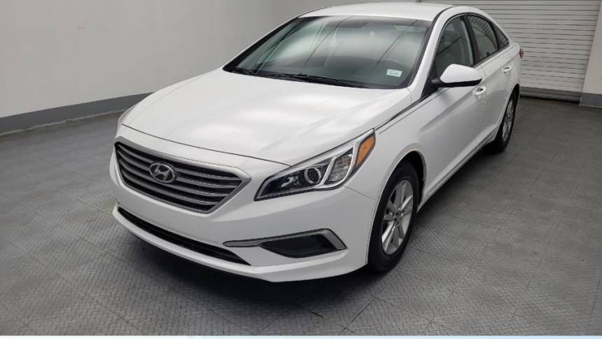 2017 Hyundai Sonata Base — Sedan — 62,617 mi — Lombard, IL