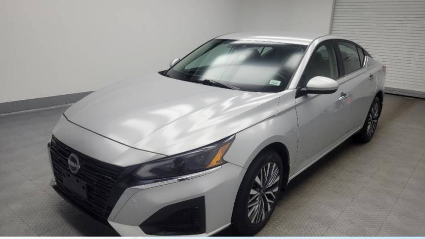 2023 Nissan Altima SV — Sedan — 22,407 mi — Highland, IN