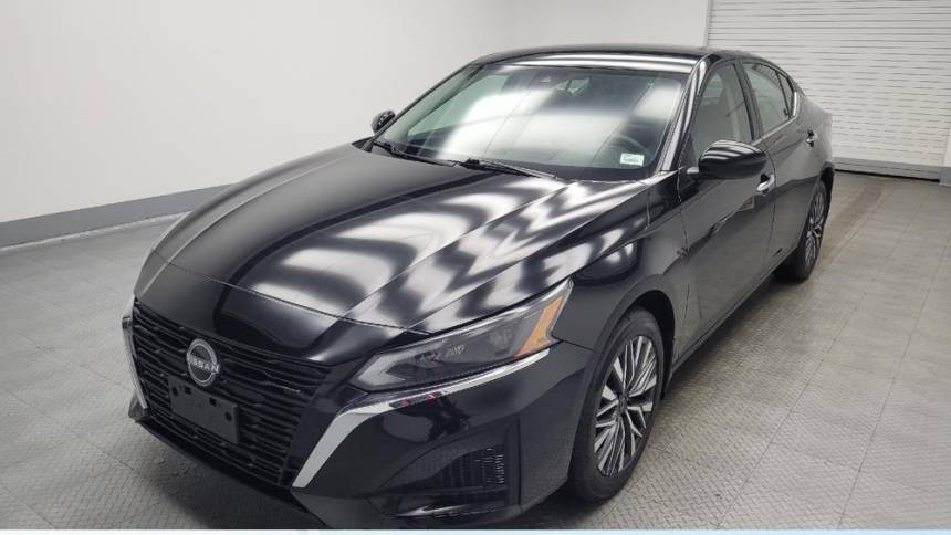 2023 Nissan Altima SV — Sedan — 16,567 mi — Highland, IN
