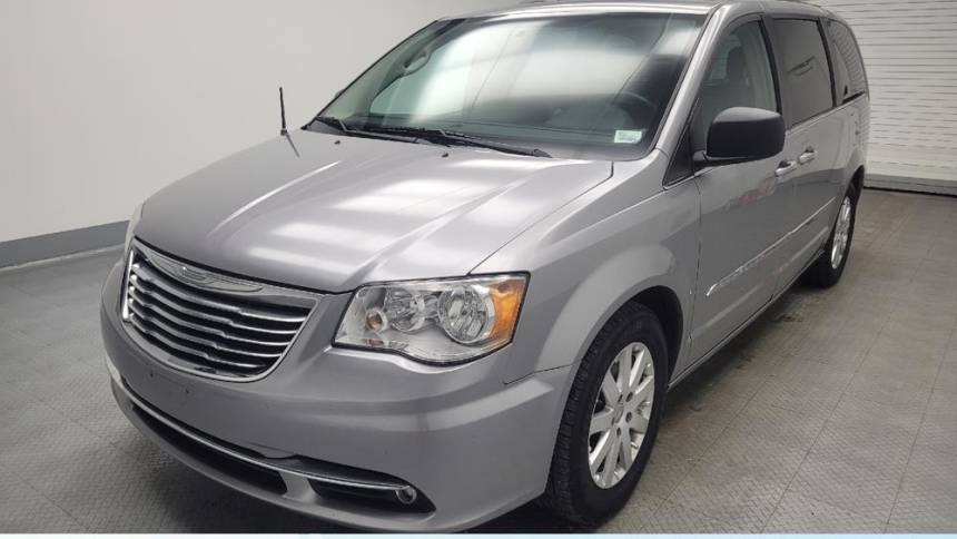 2016 Chrysler Town & Country Touring — Minivan — 135,996 mi — Highland, IN