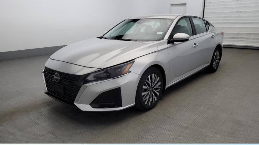 2023 Nissan Altima SV — Sedan — 6,160 mi — Temple Hills, MD
