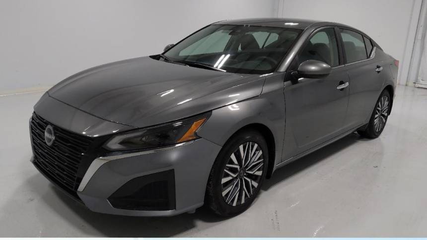 2023 Nissan Altima SV — Sedan — 14,875 mi — Cincinnati, OH