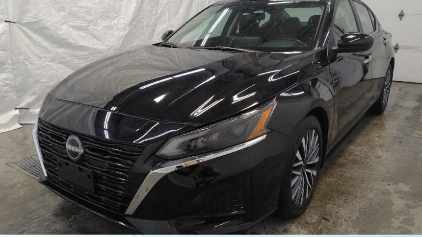 2023 Nissan Altima SV — Sedan — 17,942 mi — Fairfield, OH