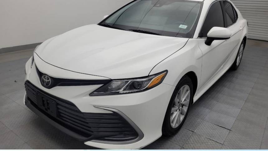 2021 Toyota Camry LE — Sedan — 64,512 mi — Live Oak, TX