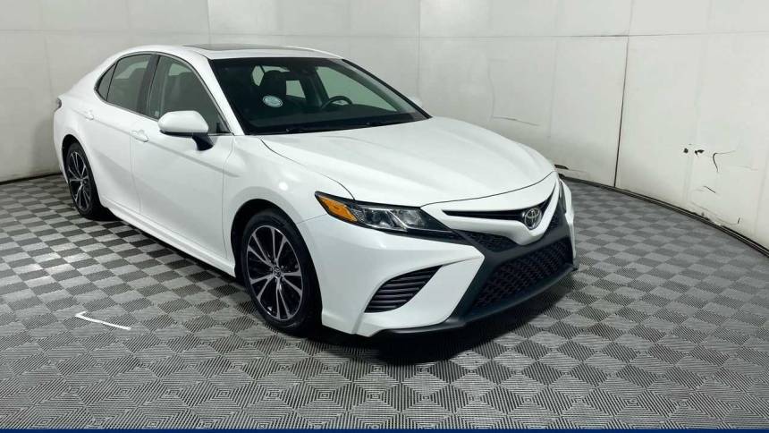 2018 Toyota Camry SE — Sedan — 52,924 mi — Greenwood, IN