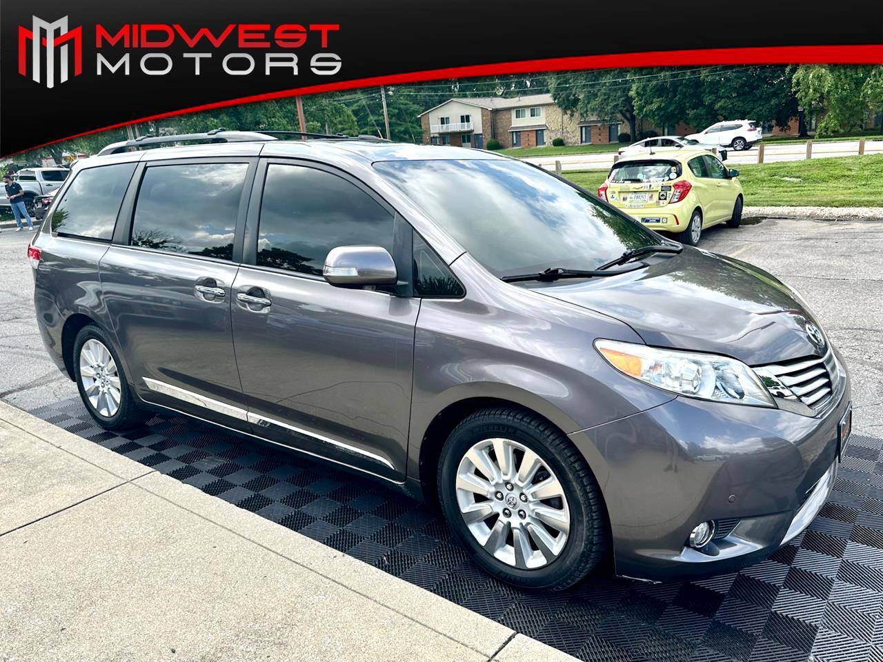 2013 Toyota Sienna Limited — Minivan — 158,803 mi — Indianapolis, IN