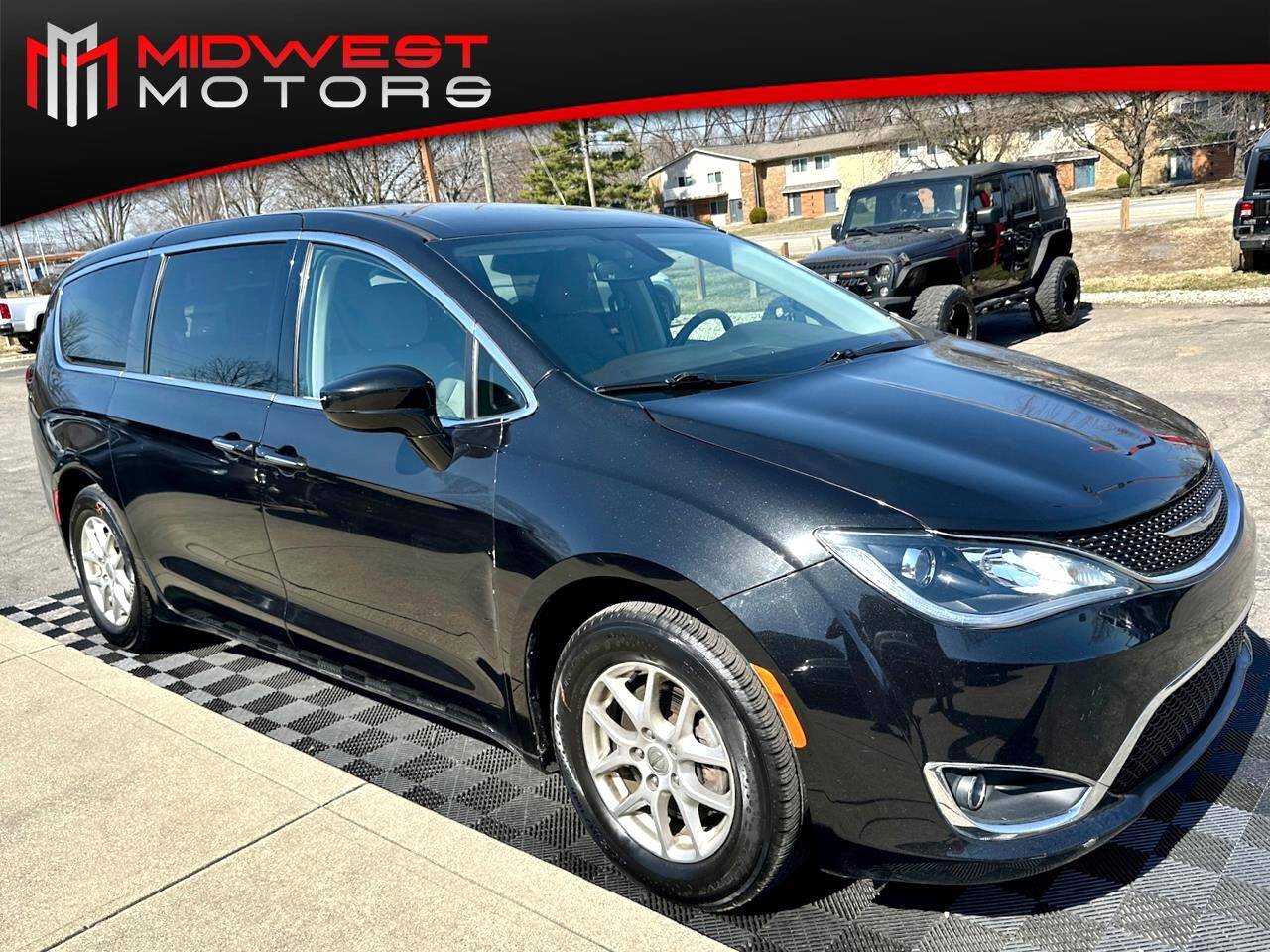 2020 Chrysler Pacifica Touring — Minivan — 71,921 mi — Indianapolis, IN