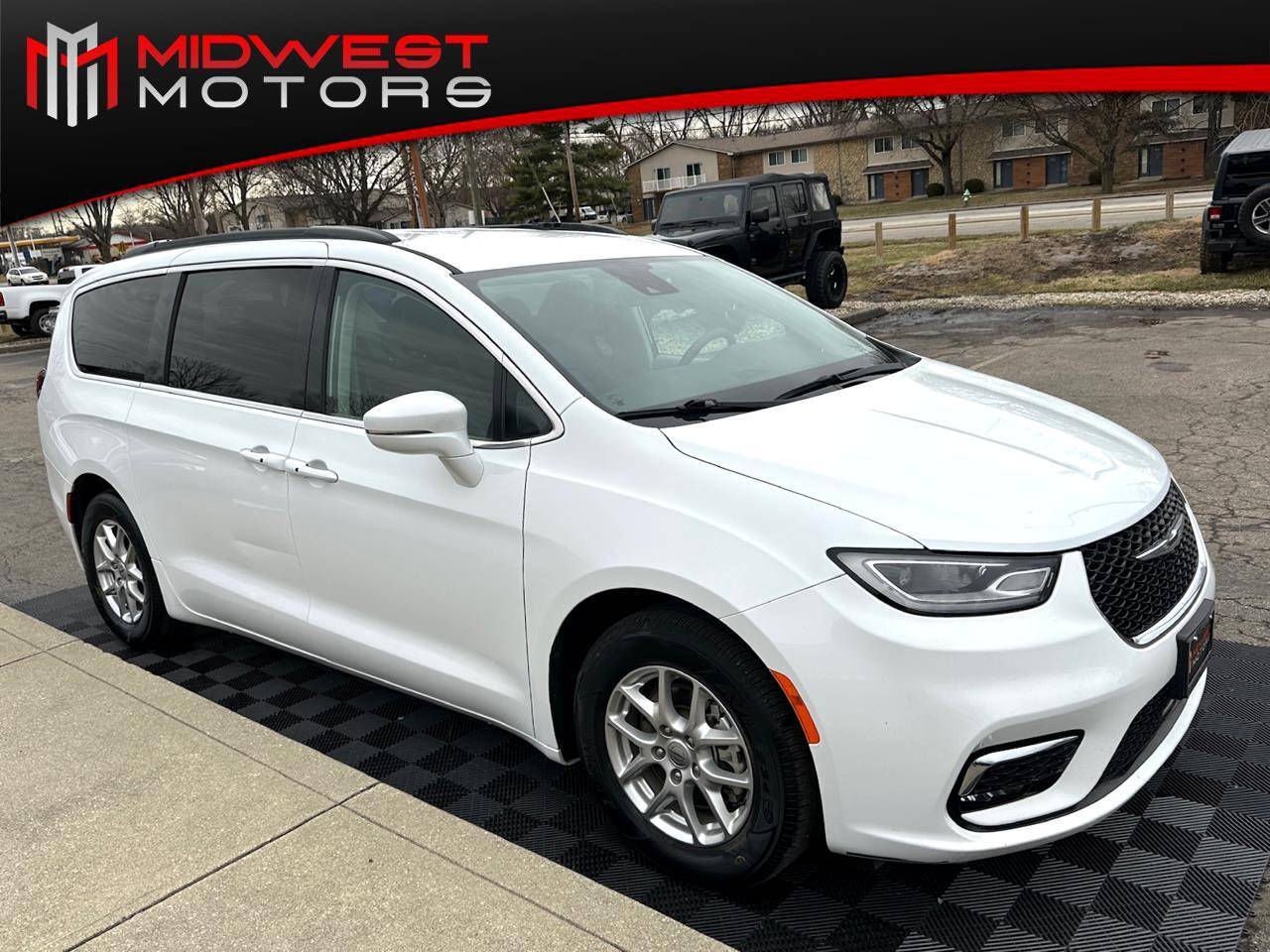 2022 Chrysler Pacifica Touring L — Minivan — 49,639 mi — Indianapolis, IN