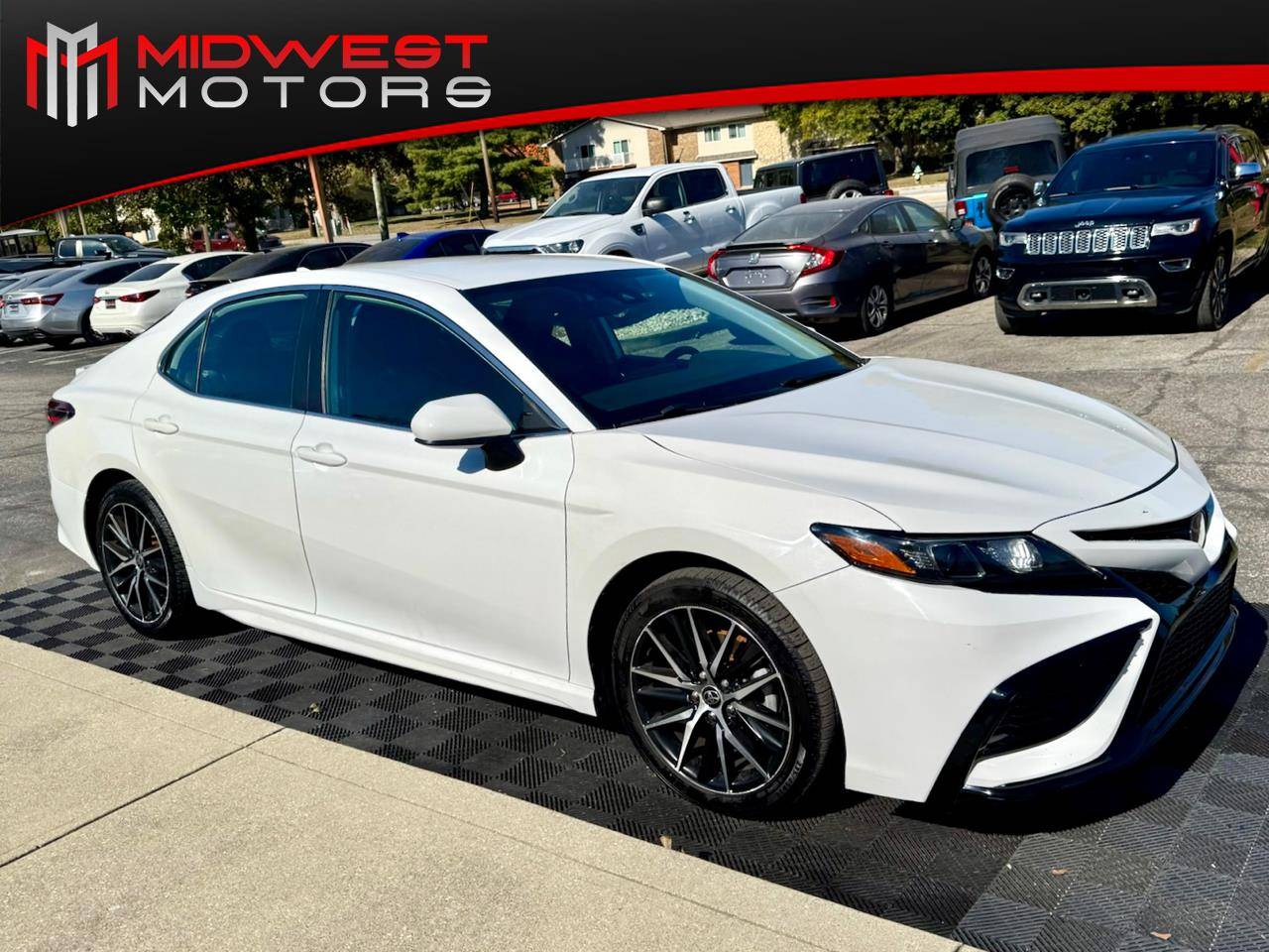 2021 Toyota Camry SE — Sedan — 81,991 mi — Indianapolis, IN