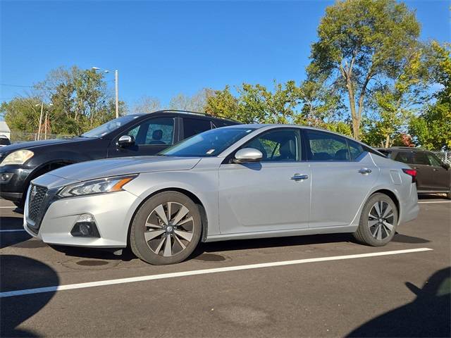 2019 Nissan Altima SL — Sedan — 112,207 mi — Fort Wayne, IN