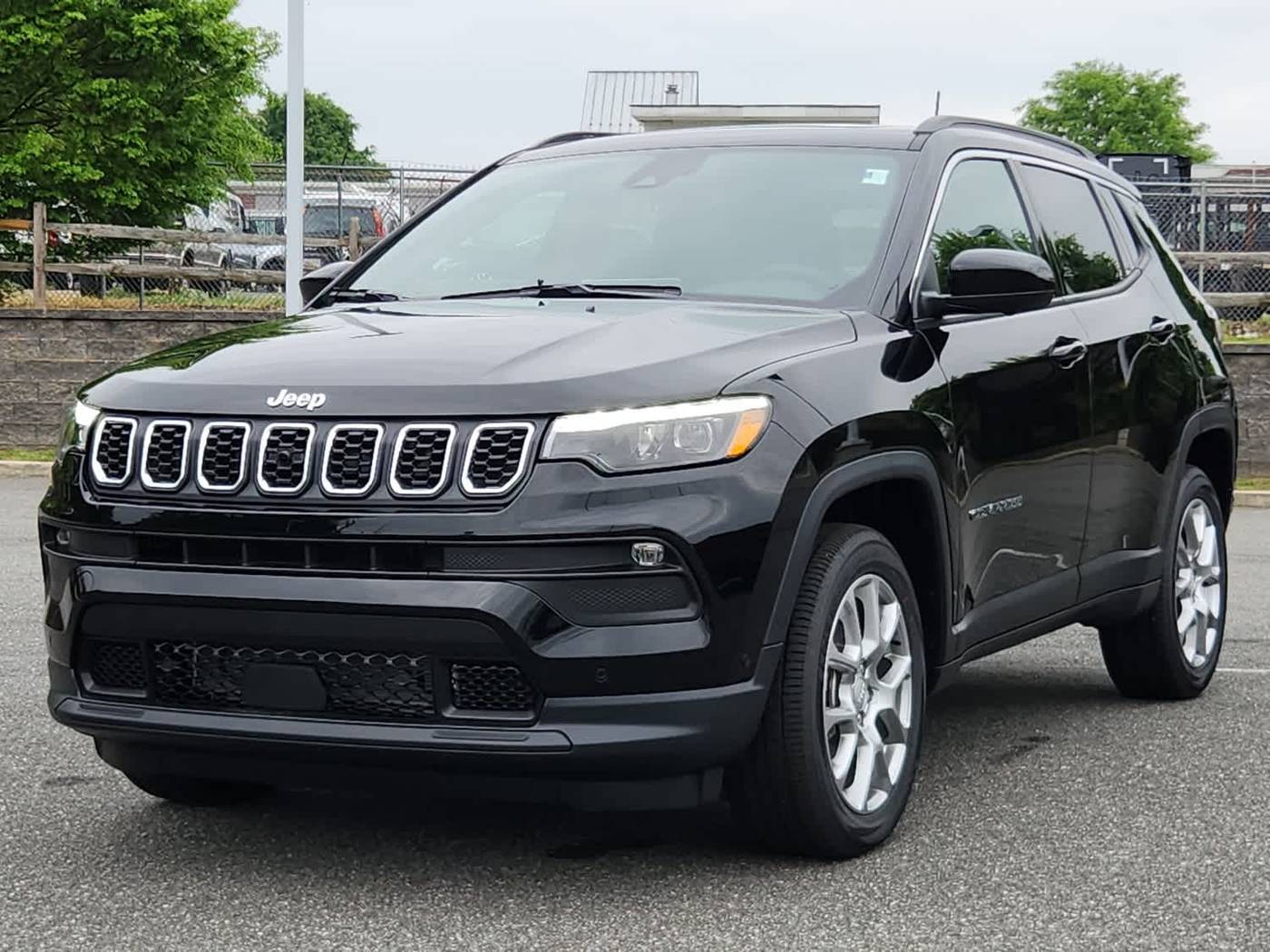2024 Jeep Compass Latitude Lux — SUV — 5,247 mi — Elkton, MD